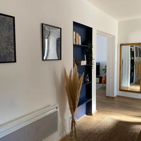 Appartement Spacieux Climatise Avec Terrasse Monflanquin Exterior foto